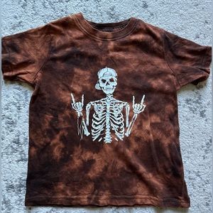 Skater skeleton tee